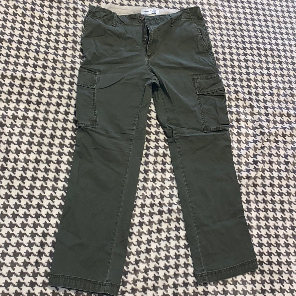 Old Navy Men’s Straight Cargo Pants